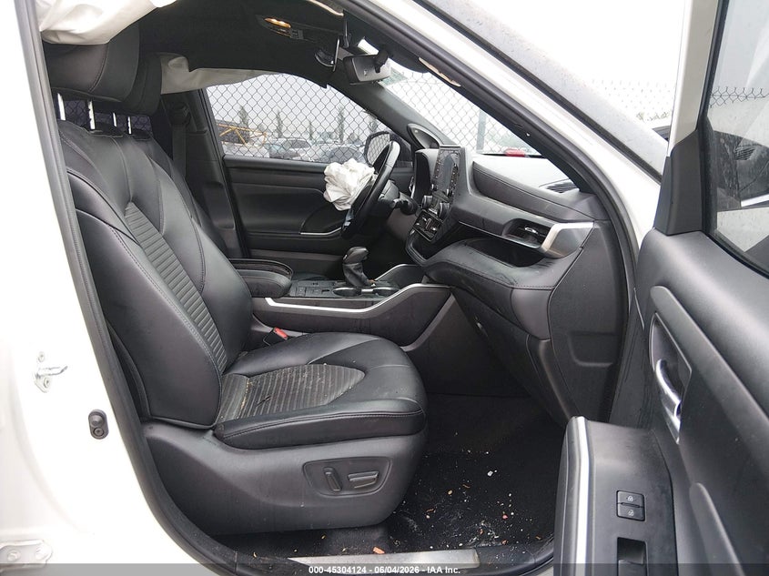 2021 Toyota Highlander VIN 5TDJZRAH4MS053936 IAAI salvage auction — FRONT END, Salvage (California), sold $9,675 on 2026-07-29 (photo 5)