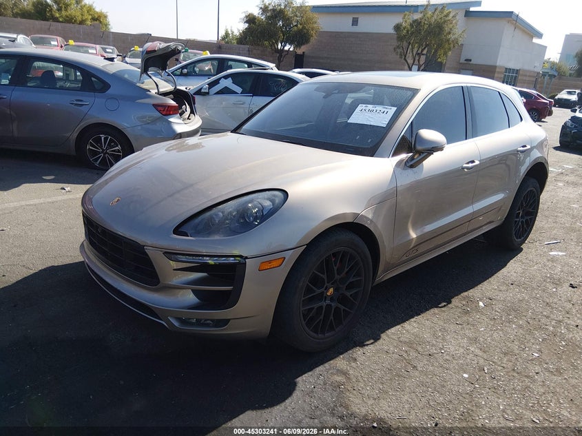 2017 Porsche Macan VIN WP1AG2A55HLB52497 IAAI salvage auction — RIGHT FRONT, Salvage Title, sold $7,925 on 2026-09-06 (photo 2)