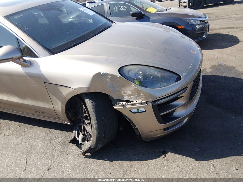 2017 Porsche Macan VIN WP1AG2A55HLB52497 IAAI salvage auction — RIGHT FRONT, Salvage Title, sold $7,925 on 2026-09-06 (photo 6)