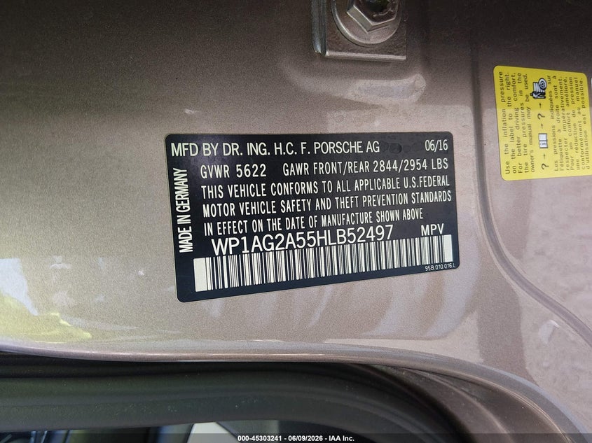 2017 Porsche Macan VIN WP1AG2A55HLB52497 IAAI salvage auction — RIGHT FRONT, Salvage Title, sold $7,925 on 2026-09-06 (photo 9)