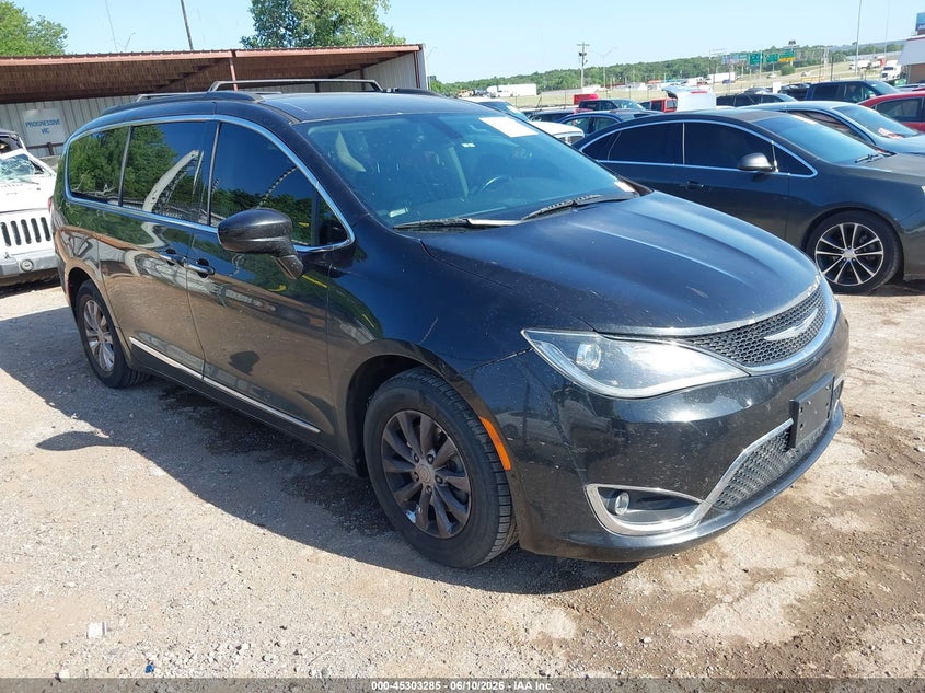 2017 Chrysler Pacifica VIN 2C4RC1BG3HR642311 IAAI salvage auction — HAIL, Clear (Oklahoma), sold $2,500 on 2026-09-06 (photo 1)