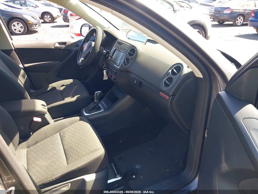 2015 Volkswagen Tiguan VIN WVGBV7AX0FW579393 IAAI salvage auction — NORMAL WEAR, Clear (New Jersey), sold $600 on 2026-07-06 (photo 5)