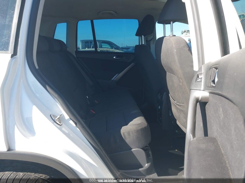 2009 Volkswagen Tiguan VIN WVGAV75N09W524631 IAAI salvage auction — RIGHT REAR, Salvage (Idaho), sold $275 on 2026-07-22 (photo 8)