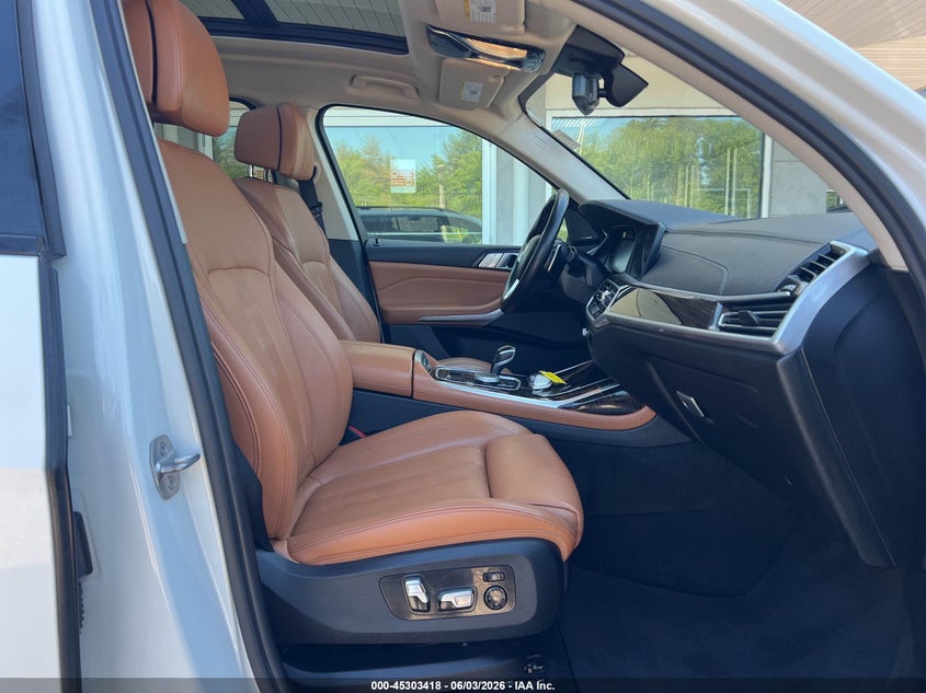 2019 BMW X7 VIN 5UXCX4C59KLS38985 IAAI salvage auction — NORMAL WEAR, Clear (Massachusetts), sold $22,825 on 2026-07-29 (photo 5)