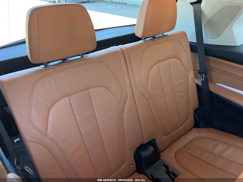 2019 BMW X7 VIN 5UXCX4C59KLS38985 IAAI salvage auction — NORMAL WEAR, Clear (Massachusetts), sold $22,825 on 2026-07-29 (photo 6)