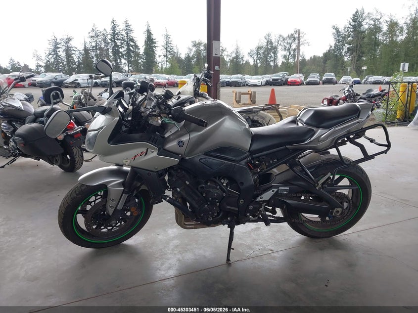 2011 Yamaha Fz1 VIN JYARN17Y8BA001674 IAAI salvage auction — LEFT SIDE, Bill Of Sale (Washington), sold $500 on 2026-07-29 (photo 2)