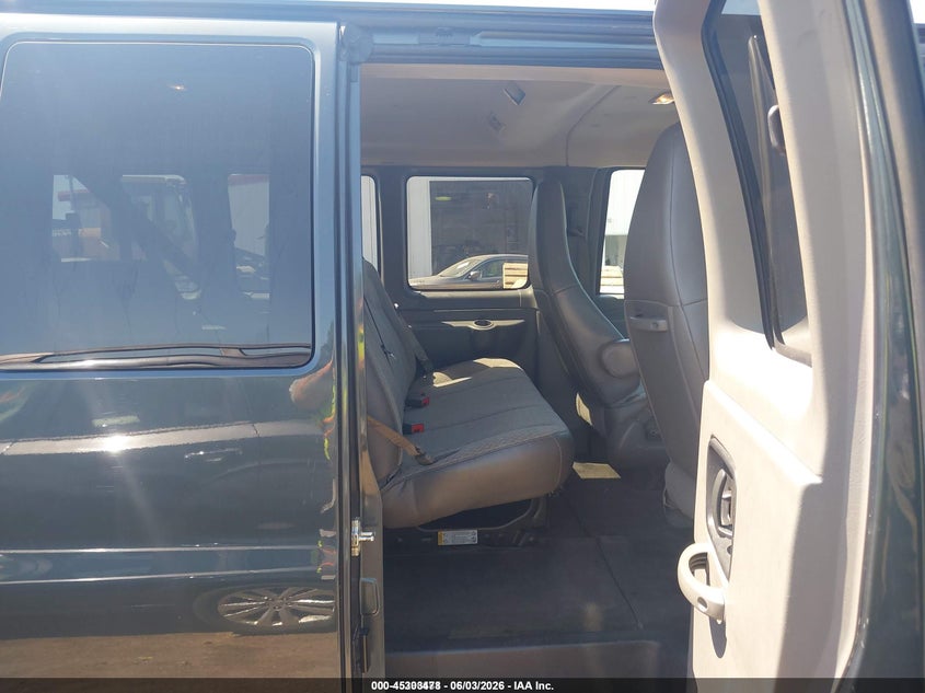 2017 Chevrolet Express 3500 VIN 1GAZGPFG4H1249268 IAAI salvage auction — NORMAL WEAR, Sf97 (Ohio), sold $23,125 on 2026-07-15 (photo 8)
