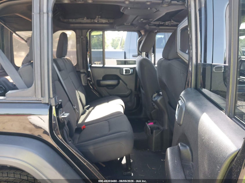 2019 Jeep Wrangler / VIN 1C4HJXDG2KW507997 IAAI salvage auction — REAR END, Salvage Title, sold $9,300 on 2026-08-01 (photo 8)
