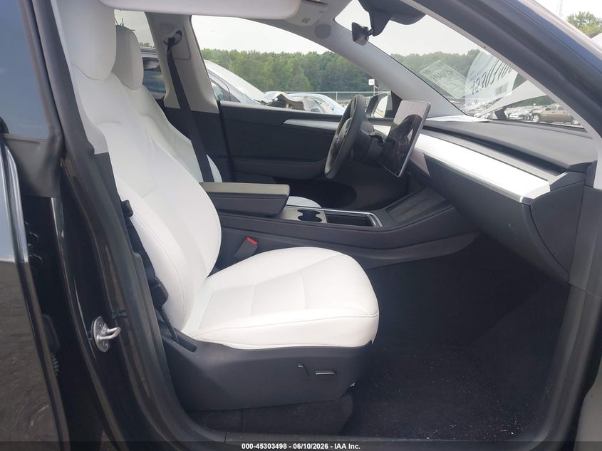 2024 Tesla Model y VIN 7SAYGDEEXRA231528 IAAI salvage auction — REAR END, Salvage (Georgia), sold $13,375 on 2026-07-15 (photo 5)