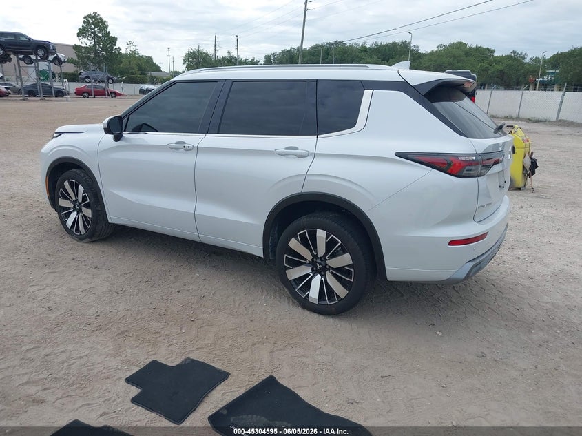 2025 Mitsubishi Outlander VIN JA4J3WA84SZ055823 IAAI salvage auction — RIGHT FRONT, Salvage Title, sold $11,700 on 2026-07-21 (photo 3)