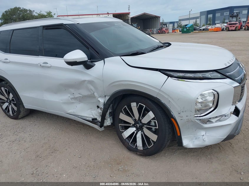 2025 Mitsubishi Outlander VIN JA4J3WA84SZ055823 IAAI salvage auction — RIGHT FRONT, Salvage Title, sold $11,700 on 2026-07-21 (photo 6)