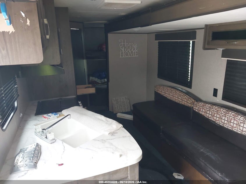 2020 Jayco Jay Flight VIN 1UJBJ0BRXL17X0352 IAAI salvage auction — FRONT END, Salvage (Illinois), sold $4,200 on 2026-09-22 (photo 8)