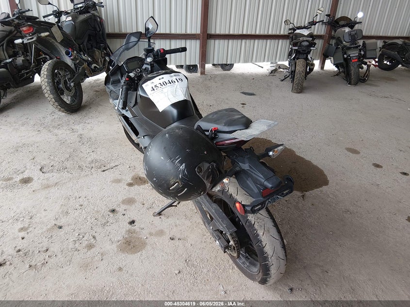2026 Kawasaki Ninja VIN ML5EXGH10TDA88369 IAAI salvage auction — LEFT SIDE, Salvage Title, sold $1,900 on 2026-07-22 (photo 3)