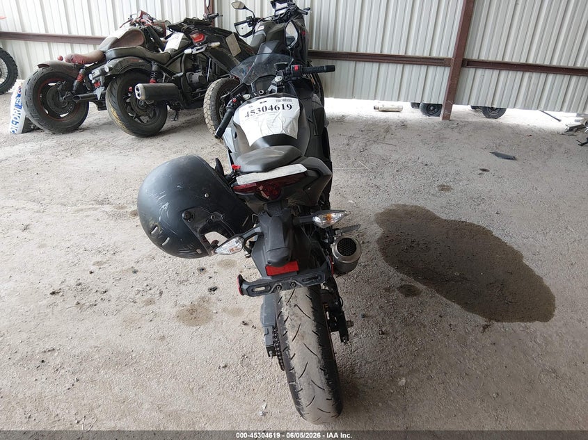 2026 Kawasaki Ninja VIN ML5EXGH10TDA88369 IAAI salvage auction — LEFT SIDE, Salvage Title, sold $1,900 on 2026-07-22 (photo 6)