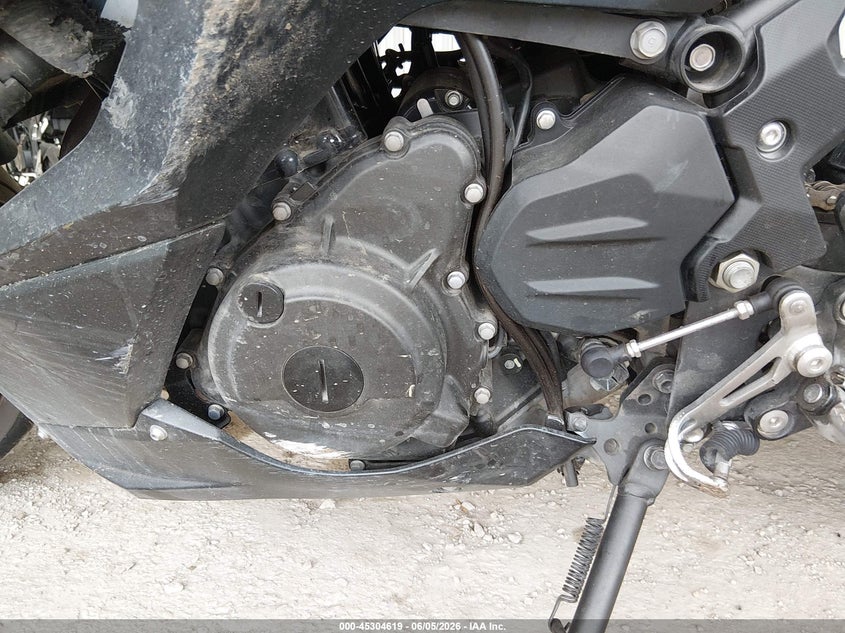 2026 Kawasaki Ninja VIN ML5EXGH10TDA88369 IAAI salvage auction — LEFT SIDE, Salvage Title, sold $1,900 on 2026-07-22 (photo 9)