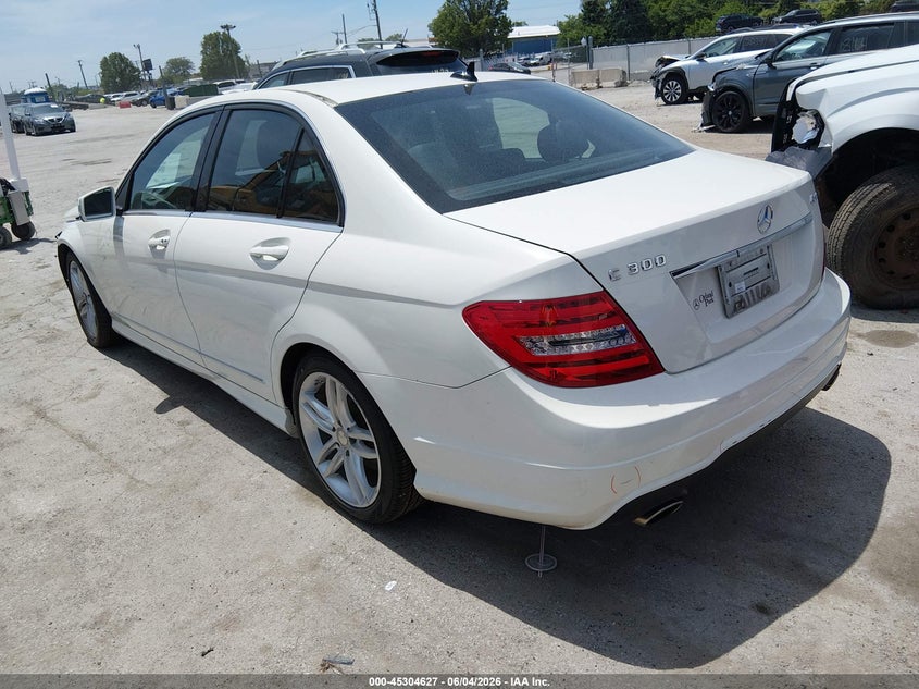 2012 Mercedes-benz C-klasse VIN WDDGF8BBXCA695473 IAAI salvage auction — FRONT END, Salvage Title, sold $625 on 2026-07-20 (photo 3)