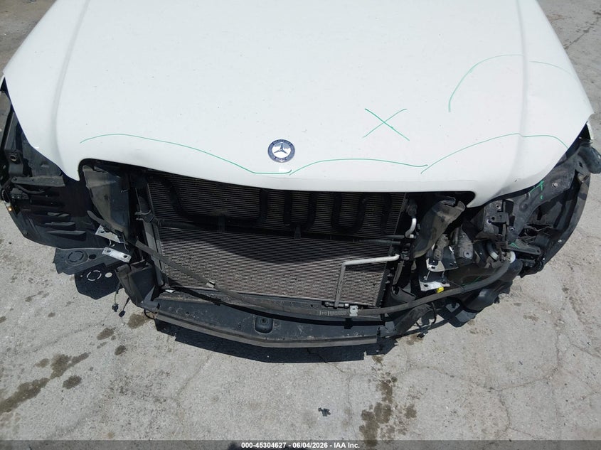 2012 Mercedes-benz C-klasse VIN WDDGF8BBXCA695473 IAAI salvage auction — FRONT END, Salvage Title, sold $625 on 2026-07-20 (photo 6)