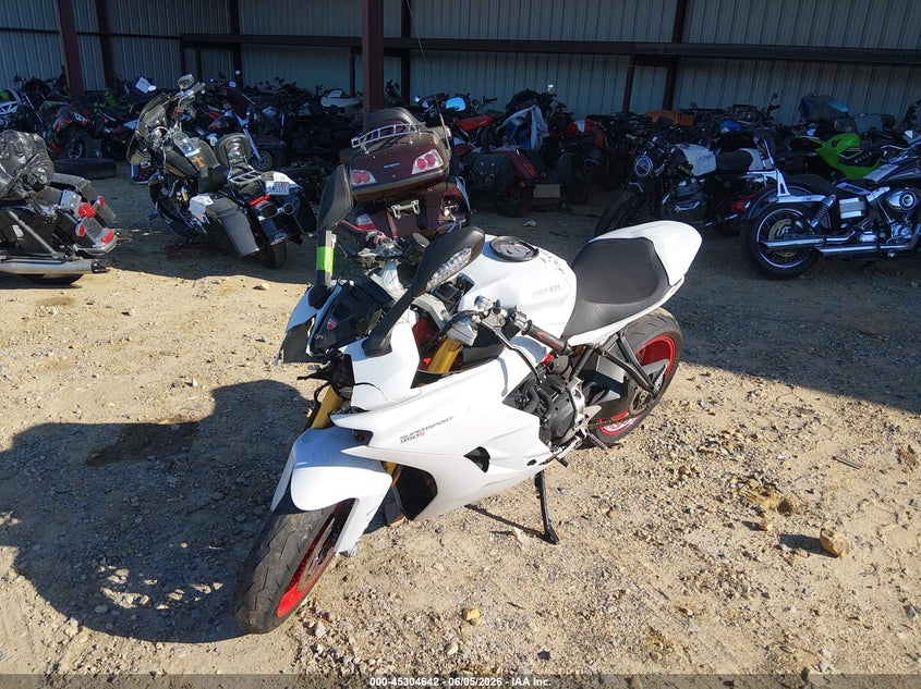 2020 Ducati Supersport VIN ZDMVABDSXLB008680 IAAI salvage auction — FRONT END, Salvage Title, sold $1,700 on 2026-09-15 (photo 2)