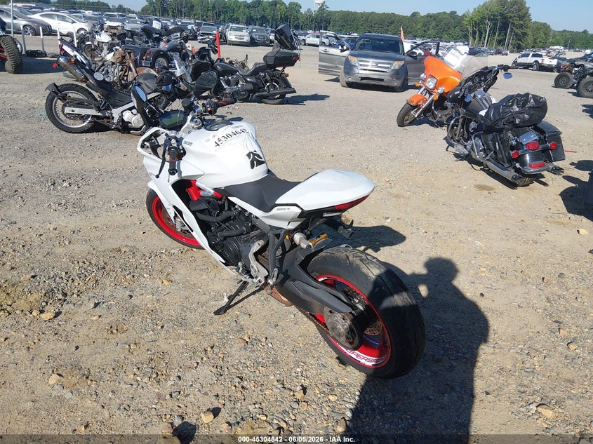2020 Ducati Supersport VIN ZDMVABDSXLB008680 IAAI salvage auction — FRONT END, Salvage Title, sold $1,700 on 2026-09-15 (photo 3)