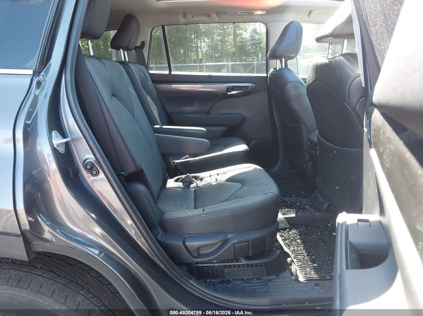 2024 Toyota Highlander VIN 5TDEBRCHXRS630446 IAAI salvage auction — ROOF, Salvage Title, sold $25 on 2026-07-30 (photo 8)