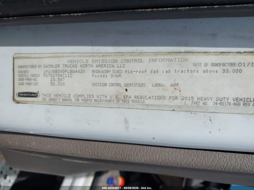 2015 Freightliner Cascadia 113 VIN 1FUJGBDV0FLBW4420 IAAI salvage auction — REAR END, Clear (Indiana), sold $25 on 2026-07-07 (photo 8)