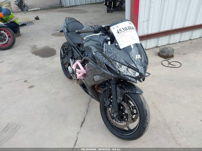 2025 Kawasaki Ninja VIN ML5EXEP10SDAF8093 IAAI salvage auction — FRONT END, Salvage Title, sold $2,950 on 2026-07-15 (photo 1)