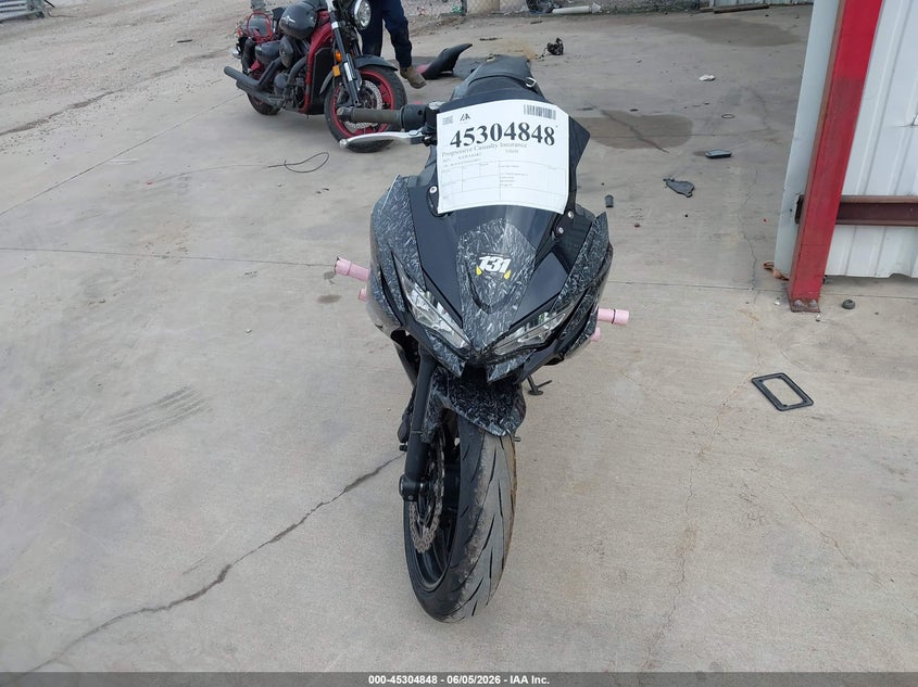 2025 Kawasaki Ninja VIN ML5EXEP10SDAF8093 IAAI salvage auction — FRONT END, Salvage Title, sold $2,950 on 2026-07-15 (photo 5)