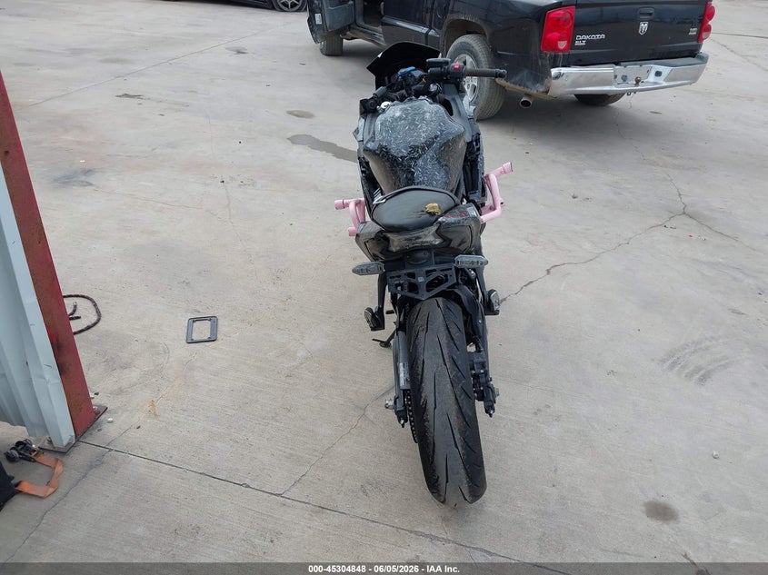 2025 Kawasaki Ninja VIN ML5EXEP10SDAF8093 IAAI salvage auction — FRONT END, Salvage Title, sold $2,950 on 2026-07-15 (photo 6)