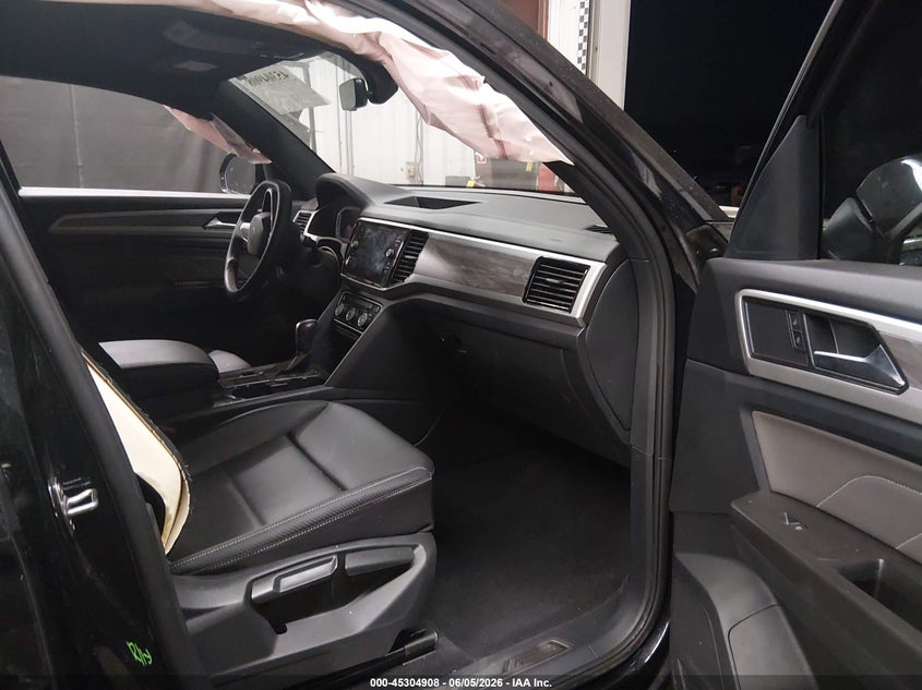 2023 Volkswagen Atlas cross sport VIN 1V2WE2CA3PC216377 IAAI salvage auction — SIDE, Salvage Title, sold $7,500 on 2026-07-14 (photo 5)