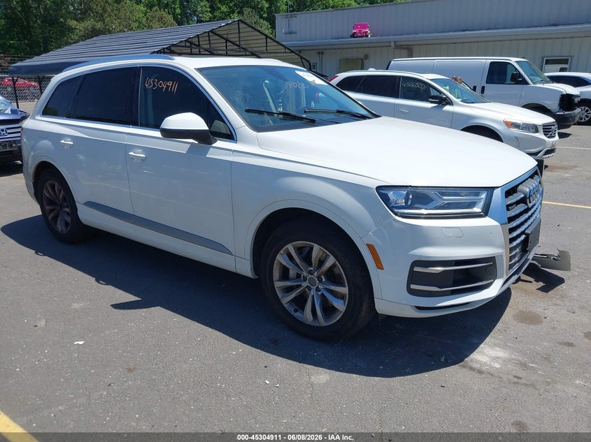 2017 Audi Q7 VIN WA1AAAF76HD006721 IAAI salvage auction — LEFT FRONT, Salvage Title, sold $5,300 on 2026-07-23 (photo 1)