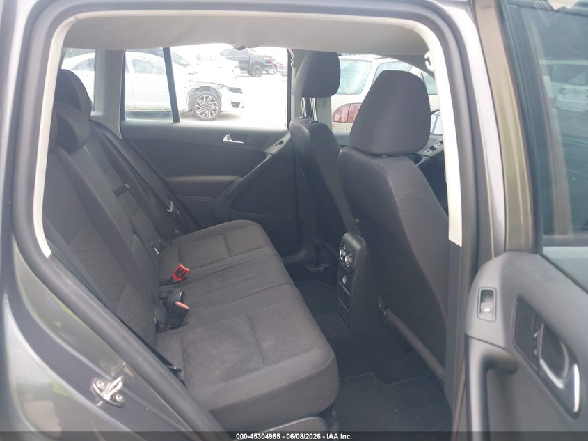 2014 Volkswagen Tiguan VIN WVGAV3AX2EW619444 IAAI salvage auction — HAIL, Salvage Title, sold $825 on 2026-07-10 (photo 8)