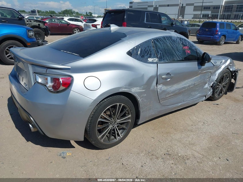 2015 Scion Fr-s VIN JF1ZNAA13F9702457 IAAI salvage auction — SIDE, Salvage Title, sold $2,000 on 2026-08-21 (photo 4)