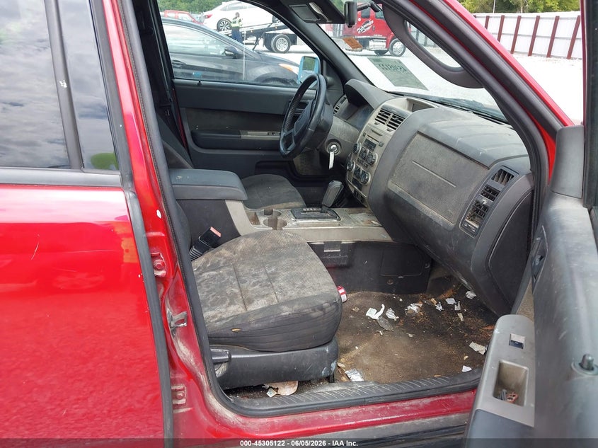 2010 Ford Escape VIN 1FMCU0D70AKA88431 IAAI salvage auction — BIO HAZARD, Clear (Alabama), sold $325 on 2026-07-12 (photo 5)