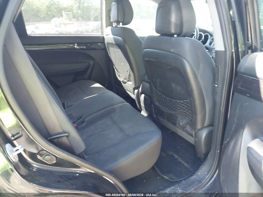 2011 Kia Sorento VIN 5XYKTCA19BG128503 IAAI salvage auction — NORMAL WEAR, Clear (New York), sold $600 on 2026-07-07 (photo 8)
