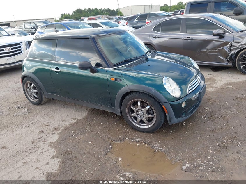 2005 Mini Cooper VIN WMWRC33425TJ63850 IAAI salvage auction — LEFT FRONT, Original (Texas), sold $375 on 2026-07-11 (photo 1)
