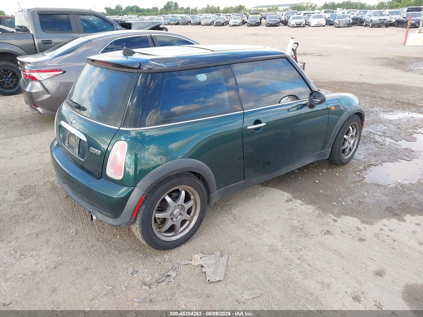 2005 Mini Cooper VIN WMWRC33425TJ63850 IAAI salvage auction — LEFT FRONT, Original (Texas), sold $375 on 2026-07-11 (photo 4)