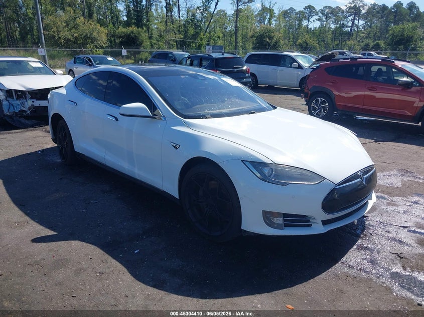 2015 Tesla Model s VIN 5YJSA1S20FF094871 IAAI salvage auction — LEFT FRONT, Rebuildable (Florida), sold $2,950 on 2026-07-30 (photo 1)