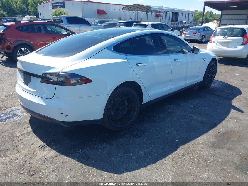 2015 Tesla Model s VIN 5YJSA1S20FF094871 IAAI salvage auction — LEFT FRONT, Rebuildable (Florida), sold $2,950 on 2026-07-30 (photo 4)