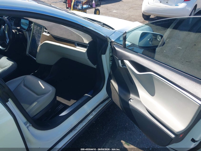 2015 Tesla Model s VIN 5YJSA1S20FF094871 IAAI salvage auction — LEFT FRONT, Rebuildable (Florida), sold $2,950 on 2026-07-30 (photo 5)