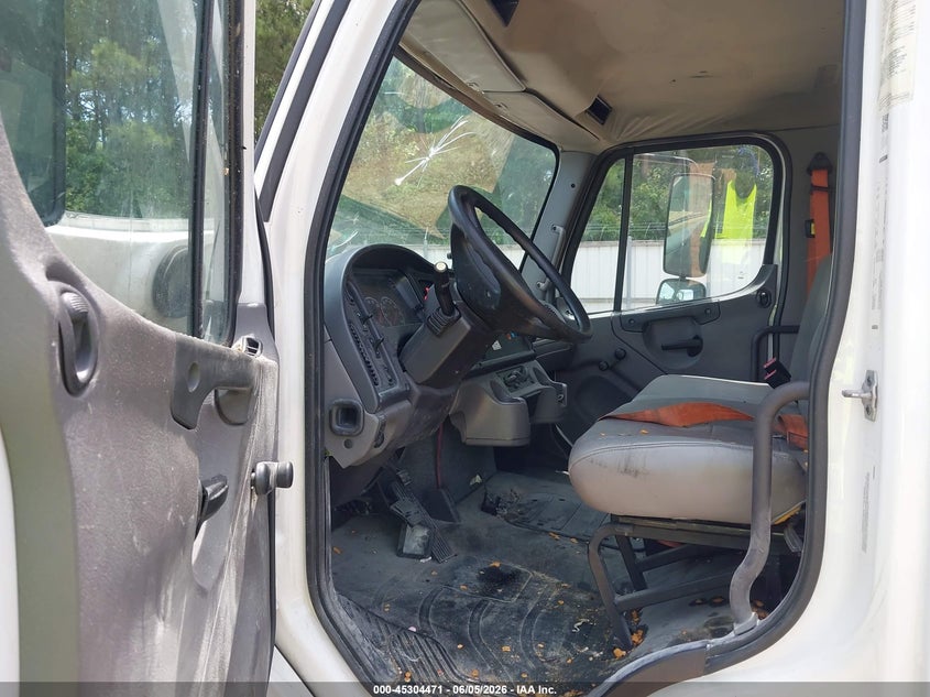 2018 Freightliner M2 106 VIN 3ALACWFD4JDJP0951 IAAI salvage auction — ALL OVER, Salvage (Georgia), sold $8,675 on 2026-08-12 (photo 6)