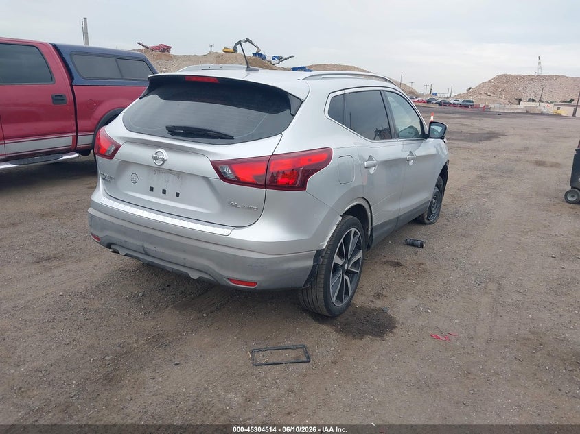 2017 Nissan Rogue VIN JN1BJ1CR2HW112624 IAAI salvage auction — FRONT END, Salvage Title, sold $225 on 2026-07-28 (photo 4)