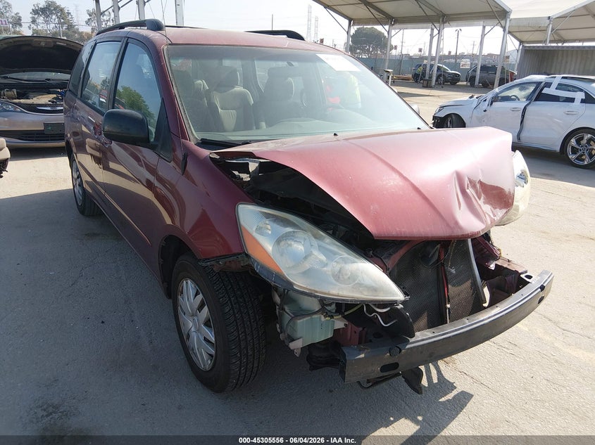 2007 Toyota Sienna VIN 5TDZK23CX7S067716 IAAI salvage auction — FRONT END, Salvage (California), sold $225 on 2026-07-08 (photo 1)