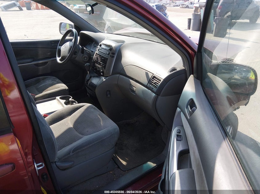 2007 Toyota Sienna VIN 5TDZK23CX7S067716 IAAI salvage auction — FRONT END, Salvage (California), sold $225 on 2026-07-08 (photo 5)