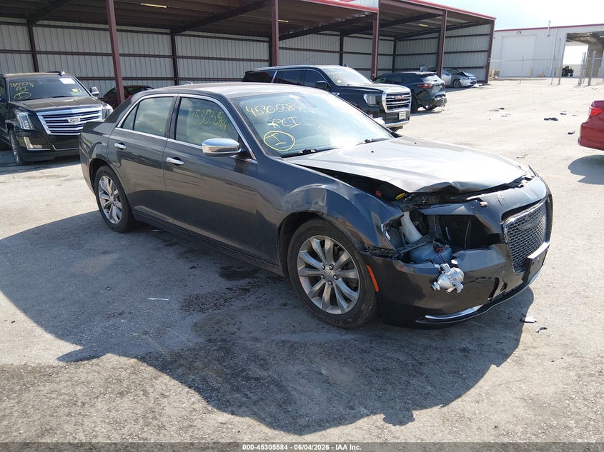 2018 Chrysler 300 VIN 2C3CCAKG4JH137741 IAAI salvage auction — RIGHT FRONT, Salvage Title, sold $2,350 on 2026-07-23 (photo 1)