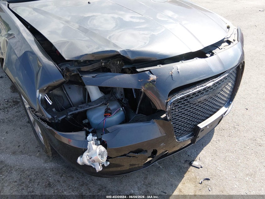 2018 Chrysler 300 VIN 2C3CCAKG4JH137741 IAAI salvage auction — RIGHT FRONT, Salvage Title, sold $2,350 on 2026-07-23 (photo 6)