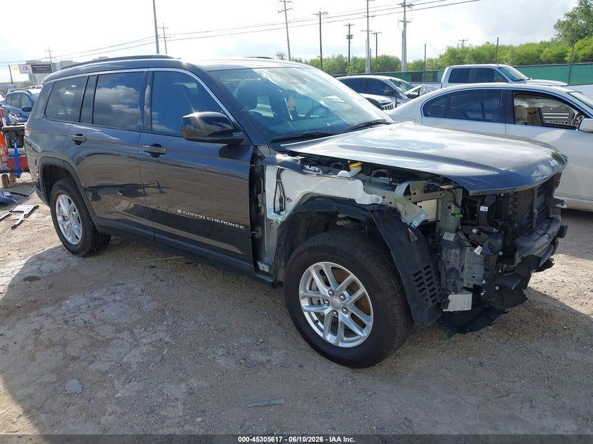 2025 Jeep Grand cherokee VIN 1C4RJJAG1S8726640 IAAI salvage auction — SIDE, Original (Texas), sold $13,600 on 2026-07-29 (photo 1)