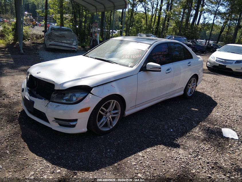 2014 Mercedes-benz C-klasse VIN WDDGF4HB6ER314478 IAAI salvage auction — NORMAL WEAR, Salvage Title, sold $375 on 2026-07-21 (photo 2)