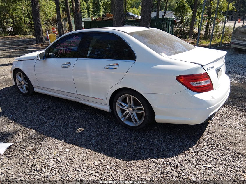 2014 Mercedes-benz C-klasse VIN WDDGF4HB6ER314478 IAAI salvage auction — NORMAL WEAR, Salvage Title, sold $375 on 2026-07-21 (photo 3)
