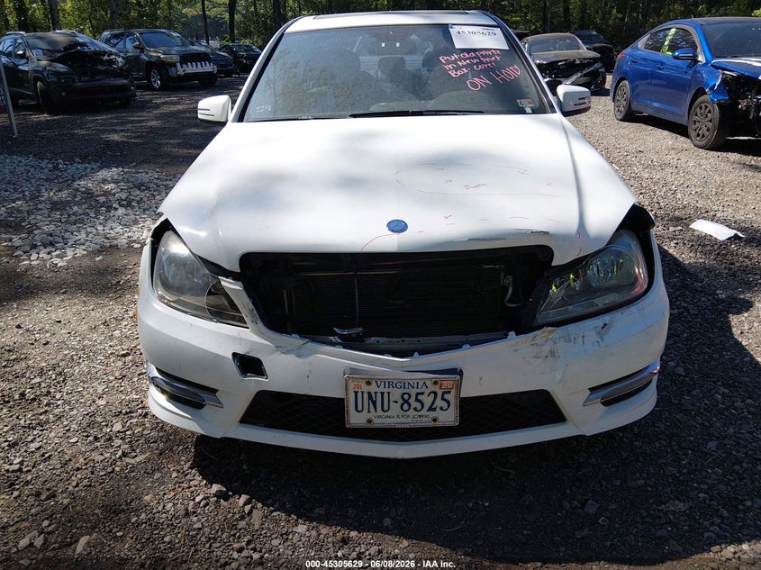 2014 Mercedes-benz C-klasse VIN WDDGF4HB6ER314478 IAAI salvage auction — NORMAL WEAR, Salvage Title, sold $375 on 2026-07-21 (photo 6)