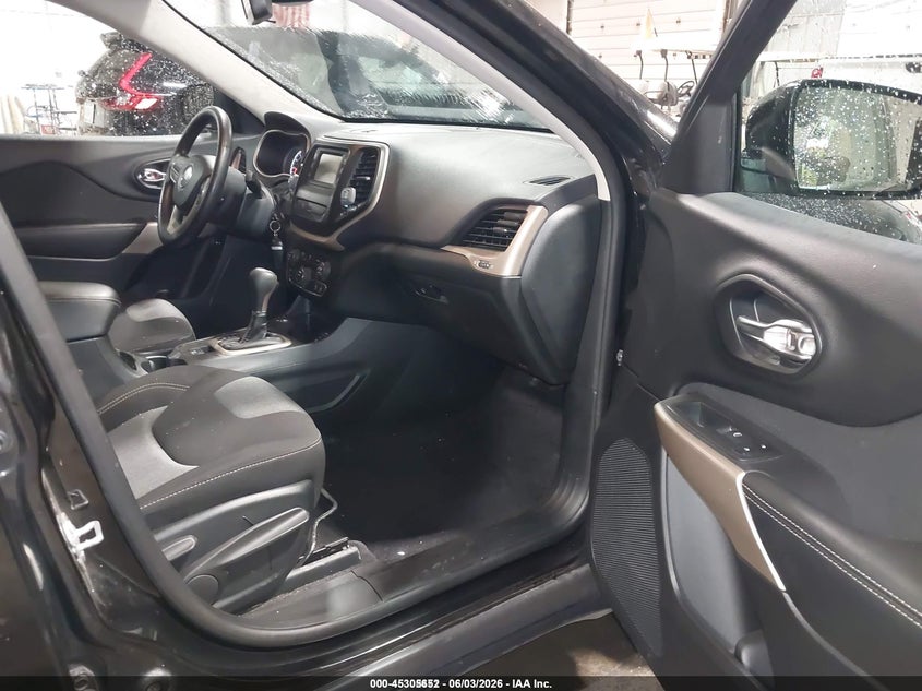2018 Jeep Cherokee VIN 1C4PJMCB1JD528625 IAAI salvage auction — NORMAL WEAR, SF97 (Illinois), sold $9,250 on 2026-07-20 (photo 5)